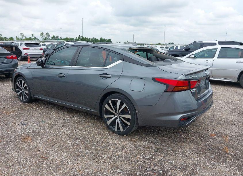 Photo 3 of 2020 Nissan Altima SR FWD (VIN 1N4BL4CVXLN307977)