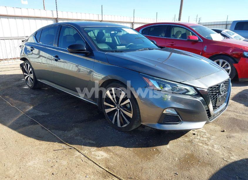 2020 Nissan Altima SR FWD (VIN 1N4BL4CVXLN318977) main photo