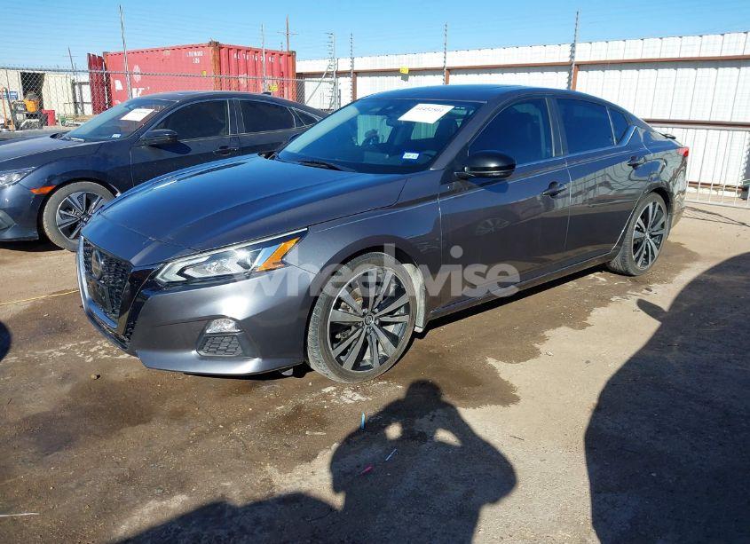 Photo 2 of 2020 Nissan Altima SR FWD (VIN 1N4BL4CVXLN318977)
