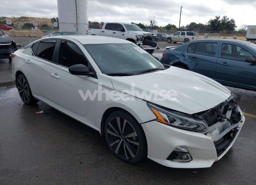 2021 Nissan Altima SR FWD (VIN 1N4BL4CVXMN397603) main photo
