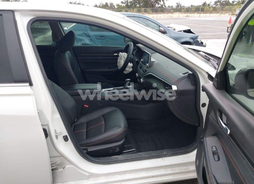 Photo 5 of 2021 Nissan Altima SR FWD (VIN 1N4BL4CVXMN397603)