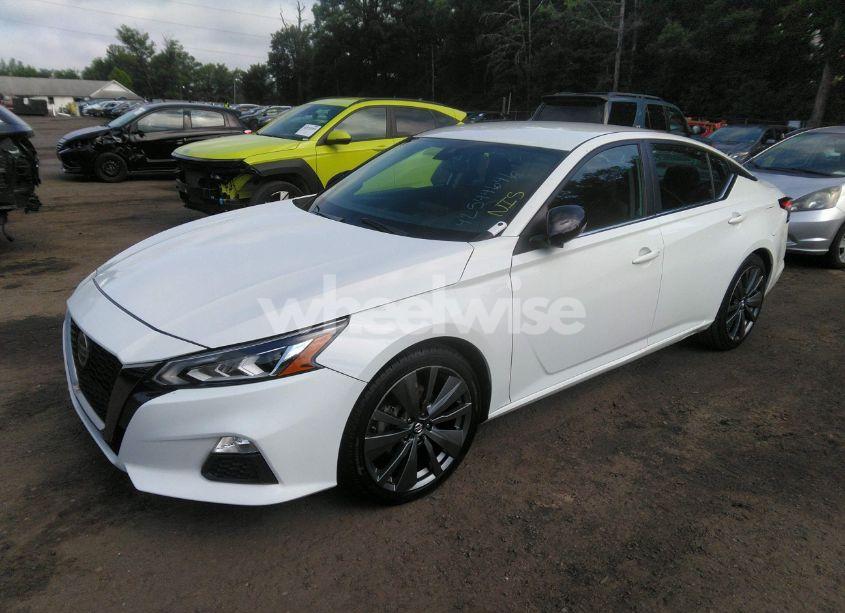 Photo 2 of 2022 Nissan Altima SR FWD (VIN 1N4BL4CVXNN311658)