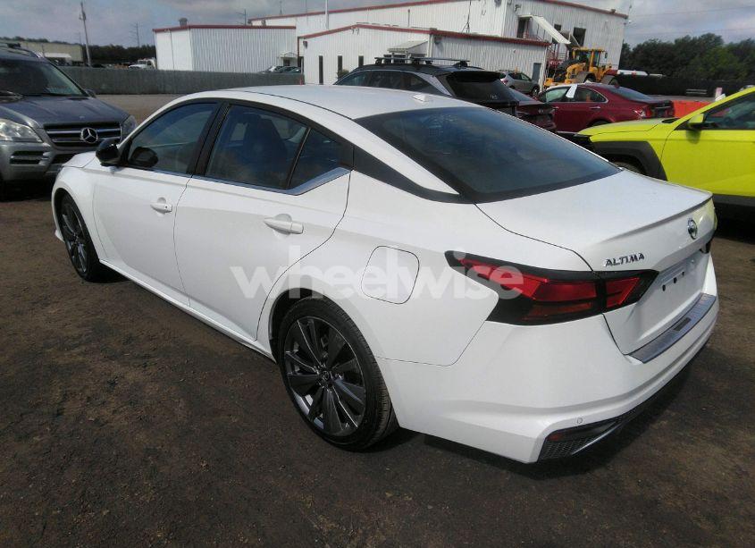 Photo 3 of 2022 Nissan Altima SR FWD (VIN 1N4BL4CVXNN311658)