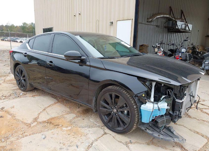 2022 Nissan Altima SR FWD (VIN 1N4BL4CVXNN360522) main photo