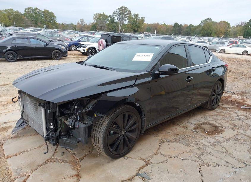 Photo 2 of 2022 Nissan Altima SR FWD (VIN 1N4BL4CVXNN360522)