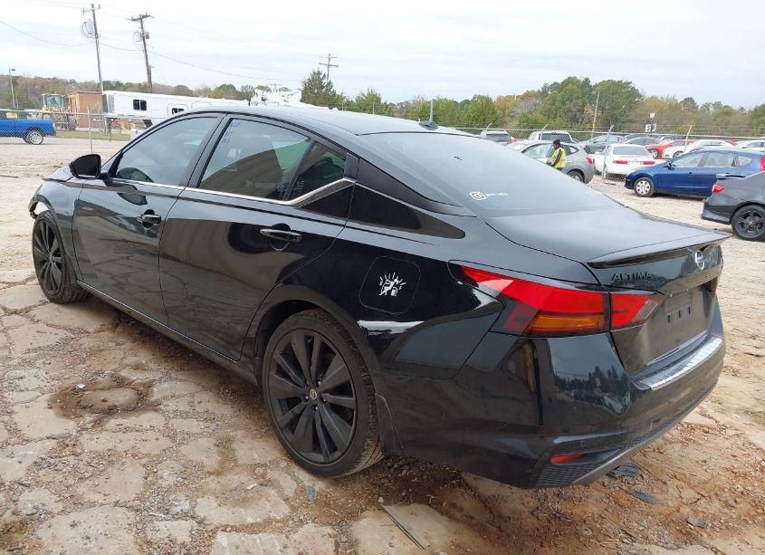 Photo 3 of 2022 Nissan Altima SR FWD (VIN 1N4BL4CVXNN360522)