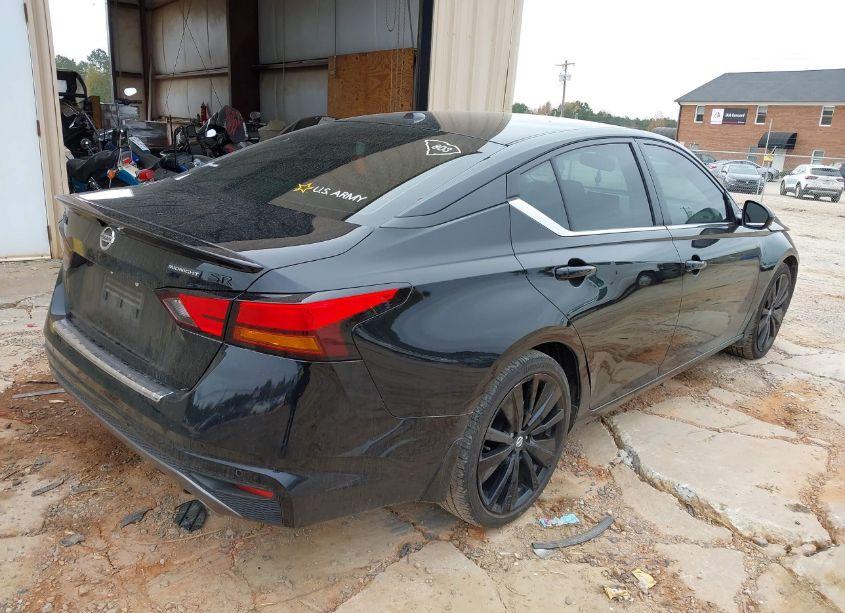 Photo 4 of 2022 Nissan Altima SR FWD (VIN 1N4BL4CVXNN360522)