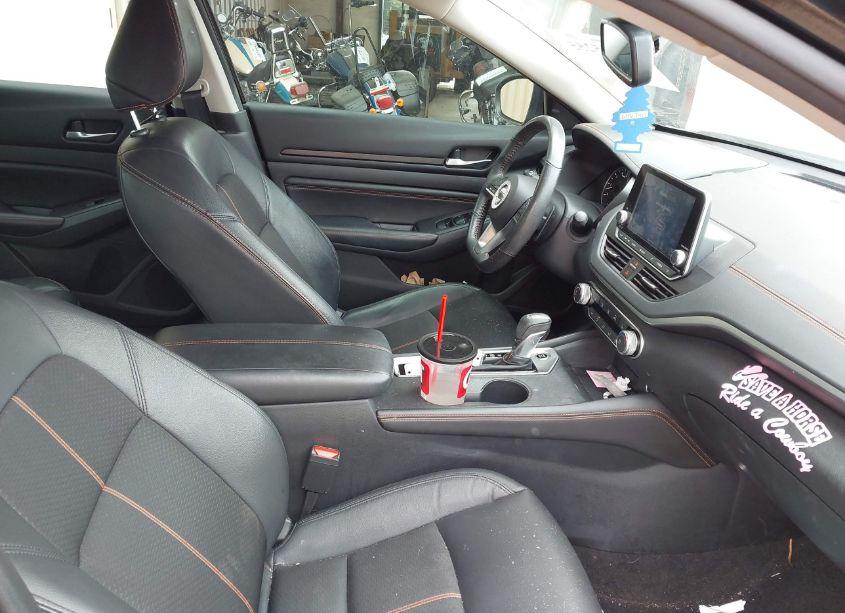 Photo 5 of 2022 Nissan Altima SR FWD (VIN 1N4BL4CVXNN360522)