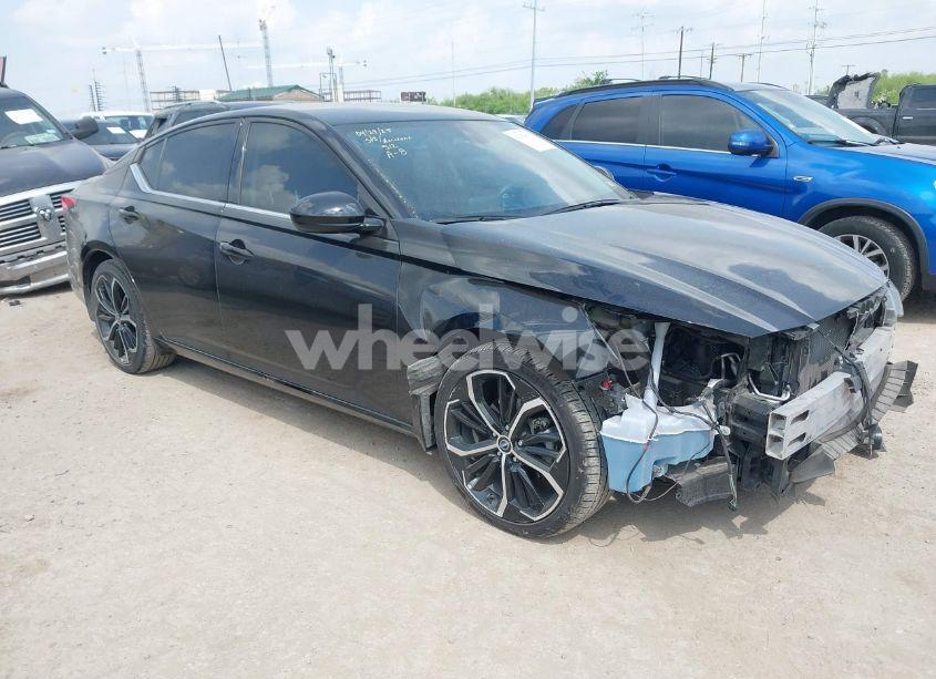 2023 Nissan Altima SR FWD (VIN 1N4BL4CVXPN303417) main photo