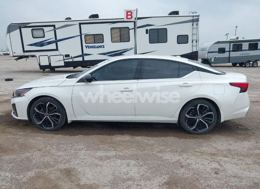 Photo 14 of 2024 Nissan Altima SR FWD (VIN 1N4BL4CVXRN315599)