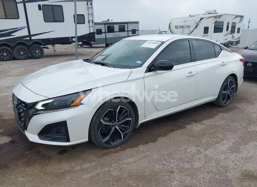 Photo 2 of 2024 Nissan Altima SR FWD (VIN 1N4BL4CVXRN315599)