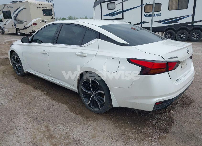 Photo 3 of 2024 Nissan Altima SR FWD (VIN 1N4BL4CVXRN315599)