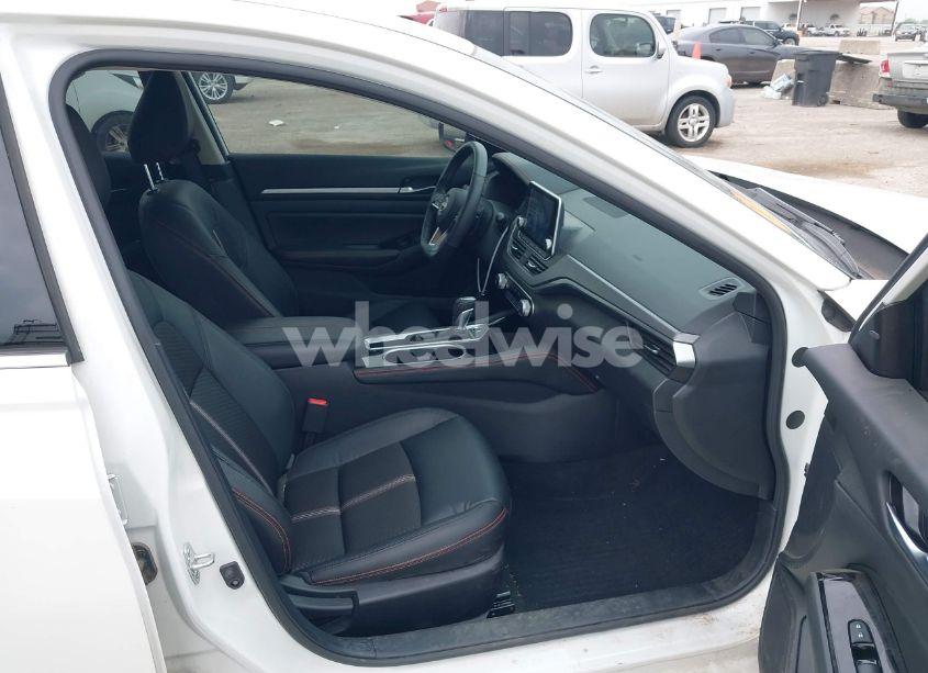 Photo 5 of 2024 Nissan Altima SR FWD (VIN 1N4BL4CVXRN315599)