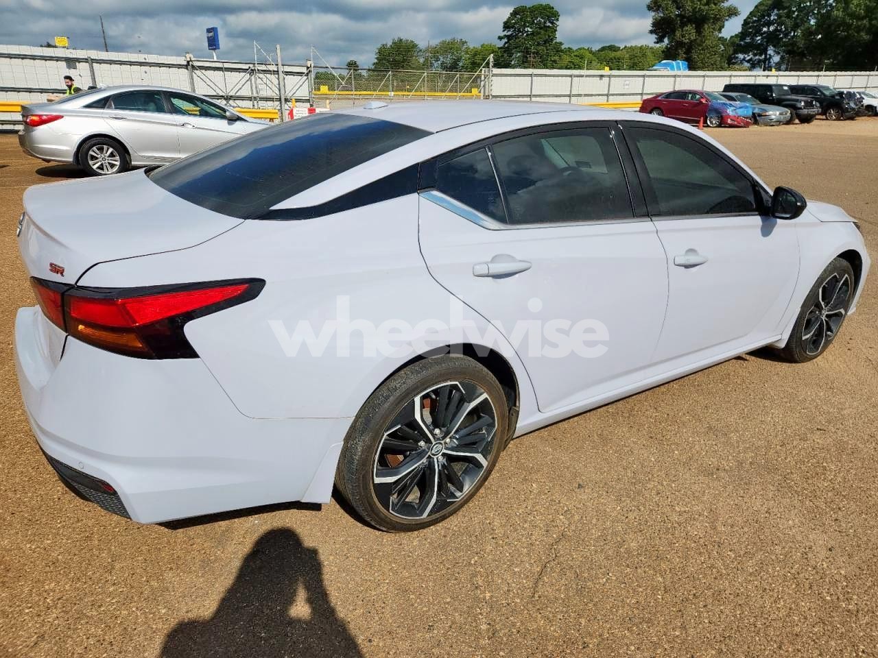 Photo 3 of 2024 NISSAN ALTIMA SR (VIN 1N4BL4CVXRN344049)