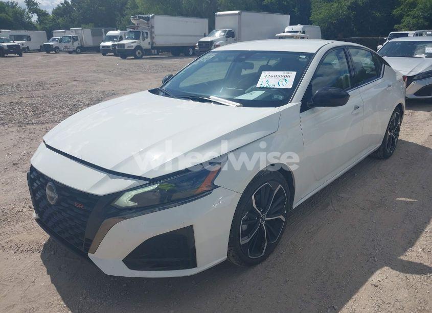 Photo 2 of 2024 Nissan Altima SR FWD (VIN 1N4BL4CVXRN367444)