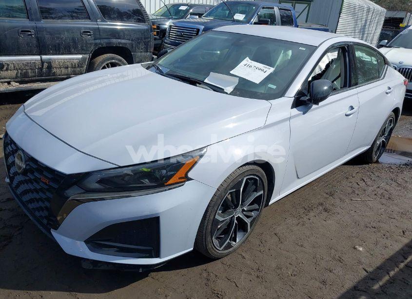 Photo 2 of 2024 Nissan Altima SR FWD (VIN 1N4BL4CVXRN370747)