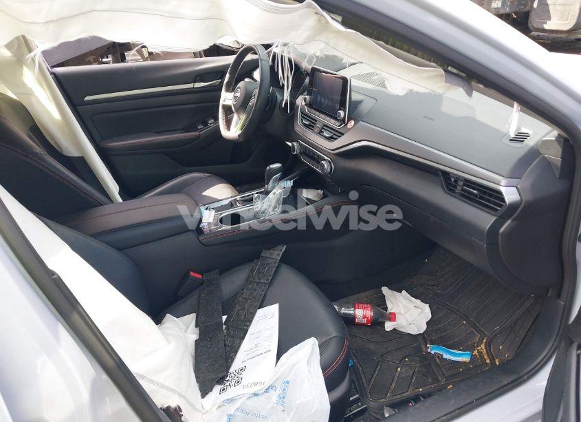 Photo 5 of 2024 Nissan Altima SR FWD (VIN 1N4BL4CVXRN370747)