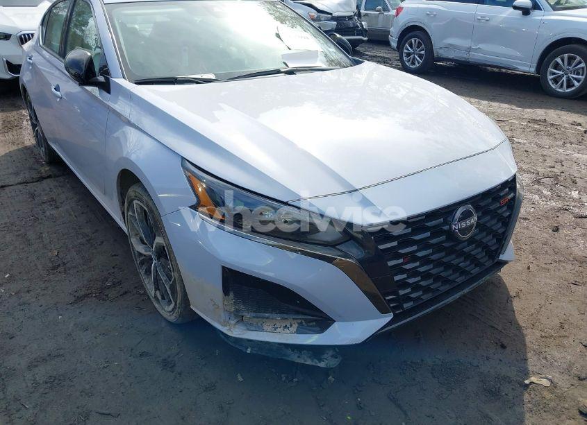 Photo 6 of 2024 Nissan Altima SR FWD (VIN 1N4BL4CVXRN370747)