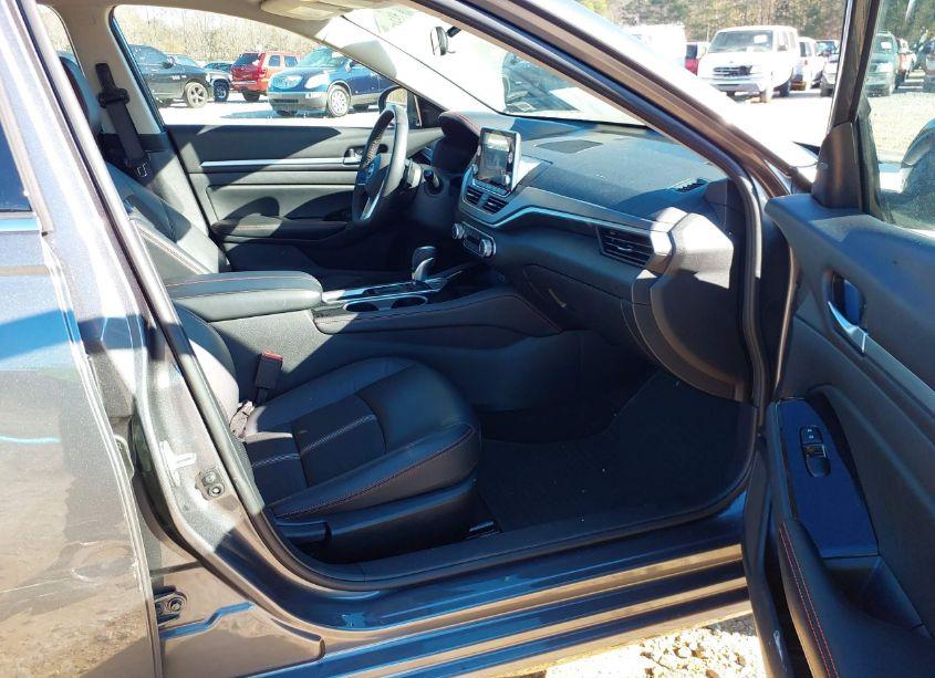 Photo 5 of 2024 Nissan Altima SR FWD (VIN 1N4BL4CVXRN386382)