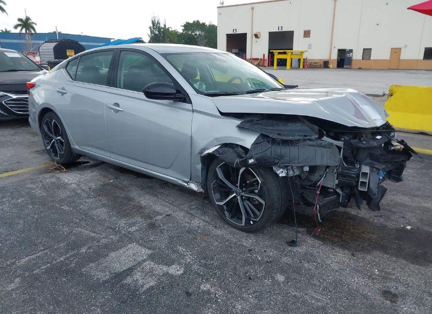 2024 Nissan Altima SR FWD (VIN 1N4BL4CVXRN393154) main photo