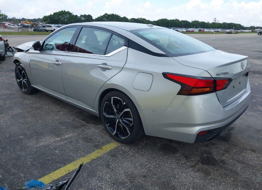 Photo 3 of 2024 Nissan Altima SR FWD (VIN 1N4BL4CVXRN393154)