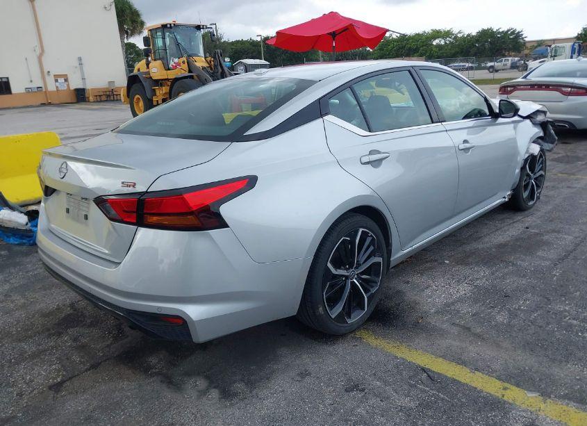 Photo 4 of 2024 Nissan Altima SR FWD (VIN 1N4BL4CVXRN393154)