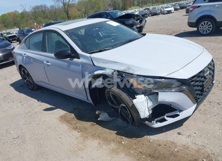 2024 Nissan Altima SR FWD (VIN 1N4BL4CVXRN400409) main photo