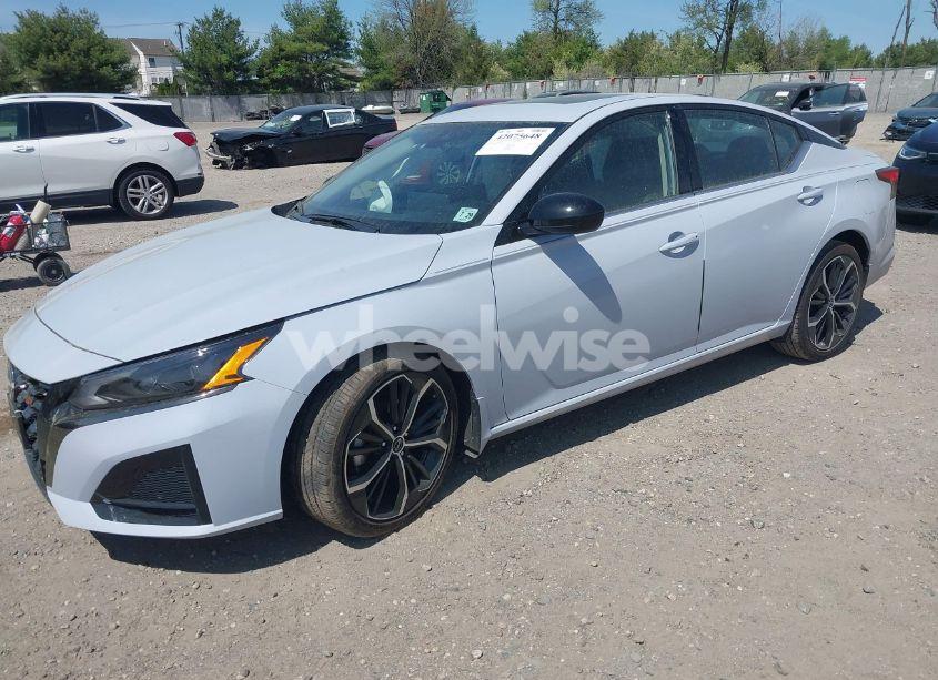 Photo 2 of 2024 Nissan Altima SR FWD (VIN 1N4BL4CVXRN400409)