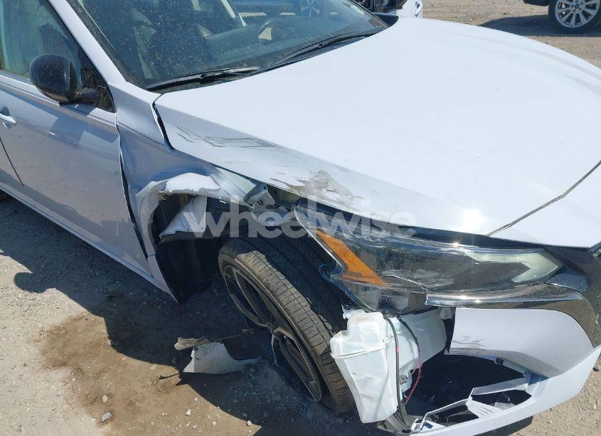 Photo 6 of 2024 Nissan Altima SR FWD (VIN 1N4BL4CVXRN400409)