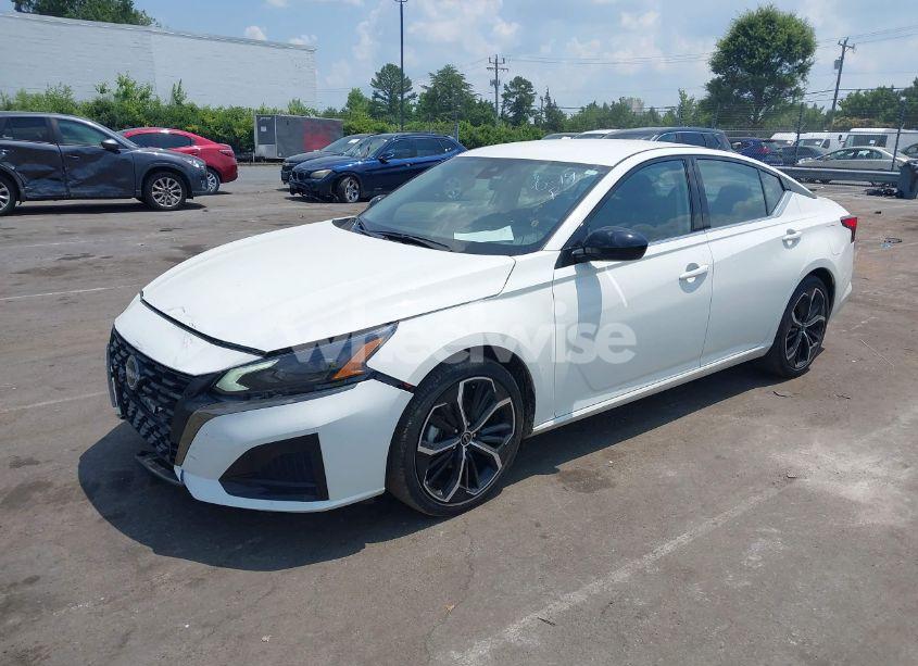 Photo 2 of 2025 Nissan Altima SR FWD (VIN 1N4BL4CVXSN307301)