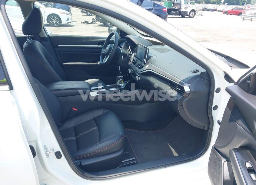 Photo 5 of 2025 Nissan Altima SR FWD (VIN 1N4BL4CVXSN307301)