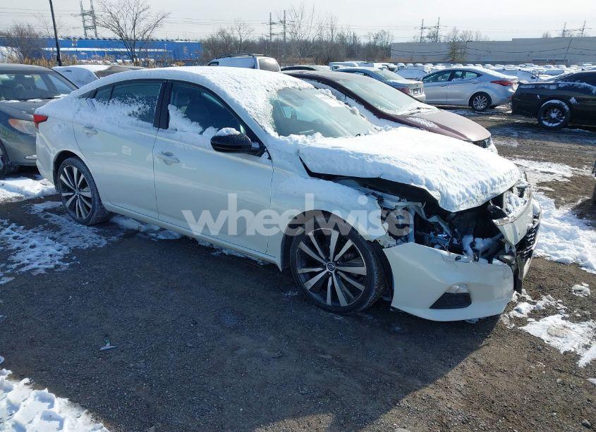 2019 Nissan Altima 2.5 SR (VIN 1N4BL4CW0KC182555) main photo