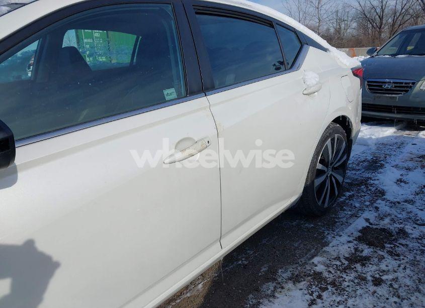 Photo 18 of 2019 Nissan Altima 2.5 SR (VIN 1N4BL4CW0KC182555)