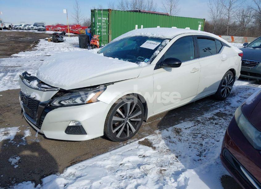 Photo 2 of 2019 Nissan Altima 2.5 SR (VIN 1N4BL4CW0KC182555)