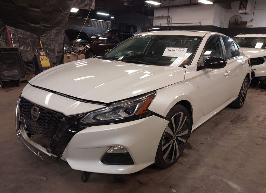 Photo 2 of 2020 Nissan Altima SR INTELLIGENT AWD (VIN 1N4BL4CW0LC131638)