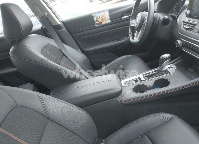 Photo 5 of 2022 Nissan Altima SR INTELLIGENT AWD (VIN 1N4BL4CW0NN385180)