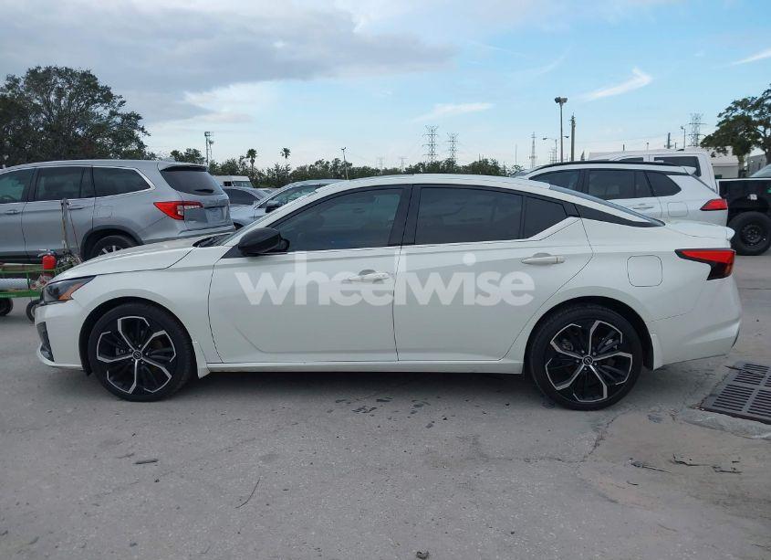 Photo 14 of 2023 Nissan Altima SR INTELLIGENT AWD (VIN 1N4BL4CW0PN321465)