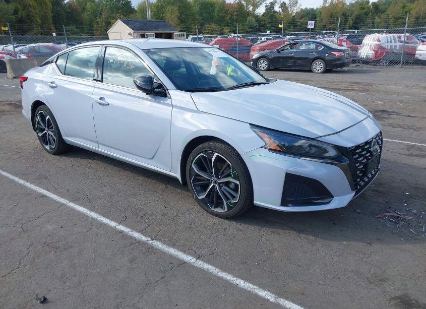 2024 Nissan Altima SR INTELLIGENT AWD (VIN 1N4BL4CW0RN310338) main photo
