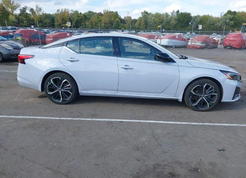 Photo 13 of 2024 Nissan Altima SR INTELLIGENT AWD (VIN 1N4BL4CW0RN310338)