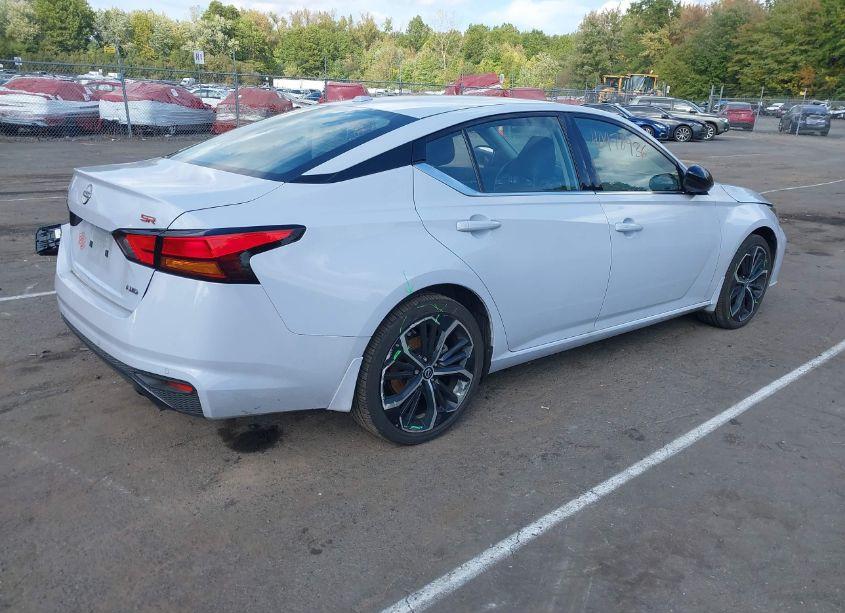 Photo 4 of 2024 Nissan Altima SR INTELLIGENT AWD (VIN 1N4BL4CW0RN310338)
