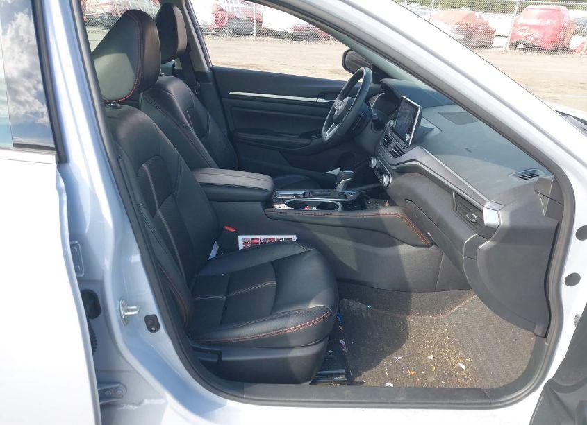 Photo 5 of 2024 Nissan Altima SR INTELLIGENT AWD (VIN 1N4BL4CW0RN310338)