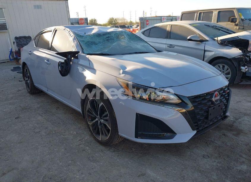 2024 Nissan Altima SR INTELLIGENT AWD (VIN 1N4BL4CW0RN338110) main photo