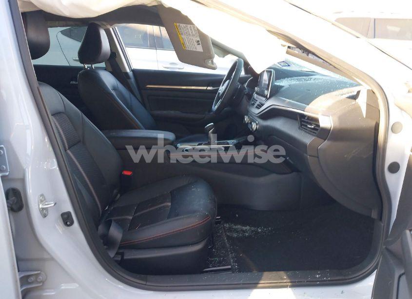 Photo 5 of 2024 Nissan Altima SR INTELLIGENT AWD (VIN 1N4BL4CW0RN338110)