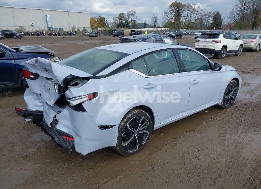 Photo 4 of 2024 Nissan Altima SR INTELLIGENT AWD (VIN 1N4BL4CW0RN362889)