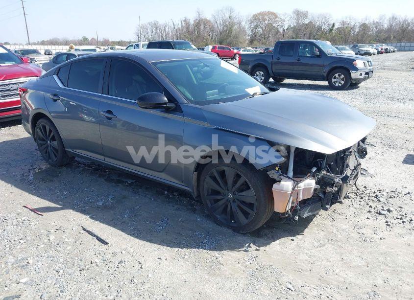 2019 Nissan Altima 2.5 SR (VIN 1N4BL4CW1KN305882) main photo