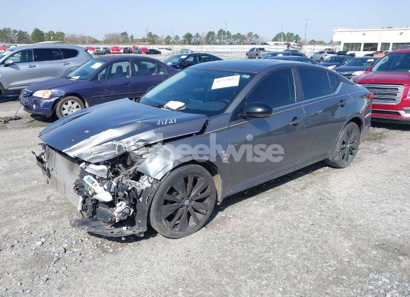 Photo 2 of 2019 Nissan Altima 2.5 SR (VIN 1N4BL4CW1KN305882)