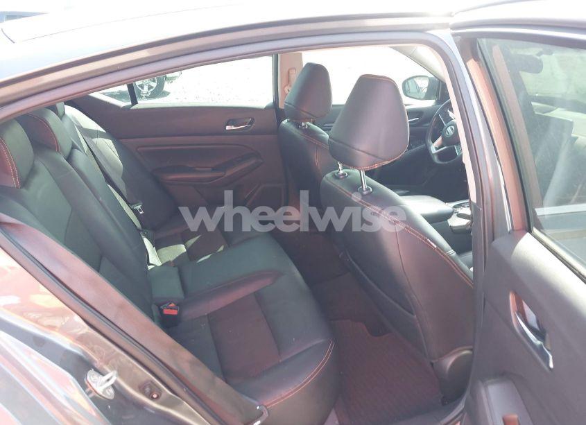 Photo 8 of 2019 Nissan Altima 2.5 SR (VIN 1N4BL4CW1KN305882)