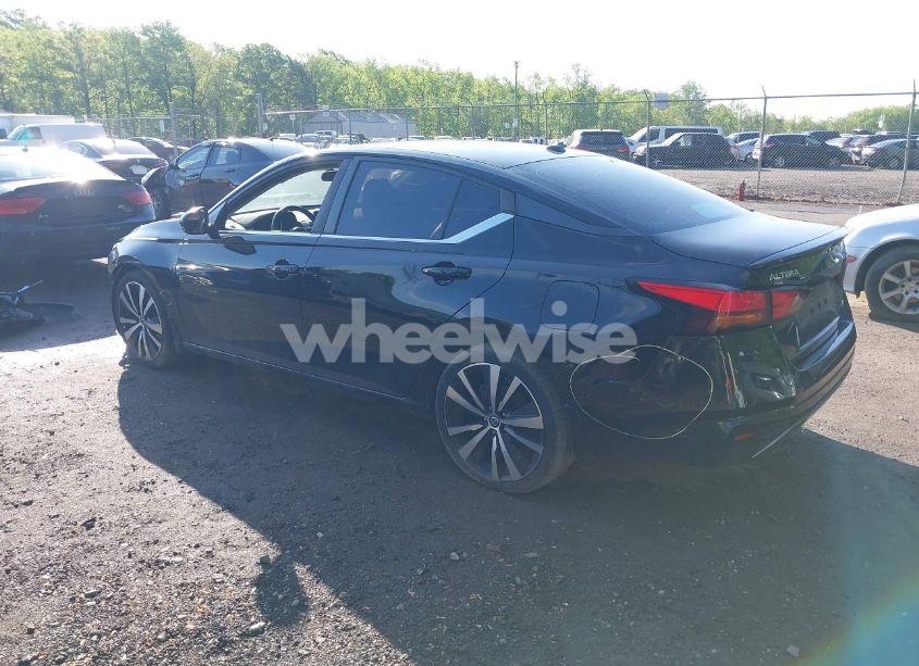 Photo 3 of 2019 Nissan Altima 2.5 SR (VIN 1N4BL4CW1KN311083)