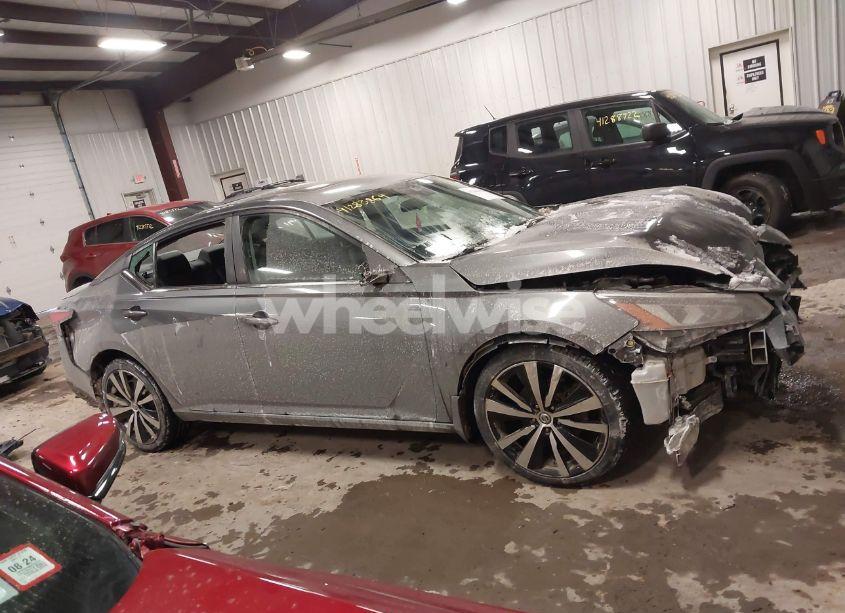 Photo 13 of 2020 Nissan Altima SR INTELLIGENT AWD (VIN 1N4BL4CW1LC172408)