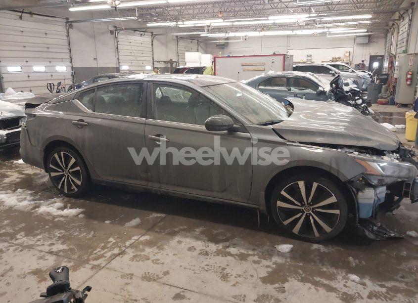 Photo 14 of 2021 Nissan Altima SR INTELLIGENT AWD (VIN 1N4BL4CW1MN417682)